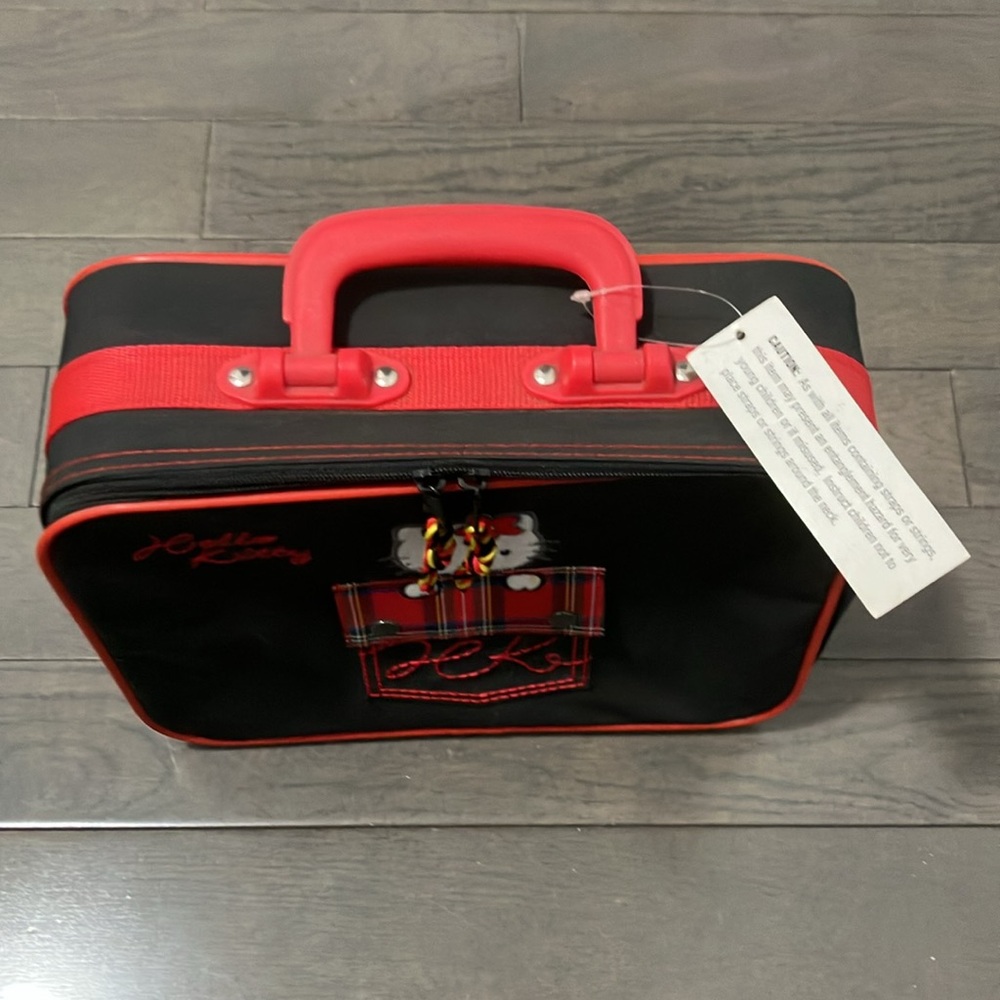 NWOT Y2K Vintage 2001 Hello Kitty Small Suitcase or Storage Case - Picture 3 of 16